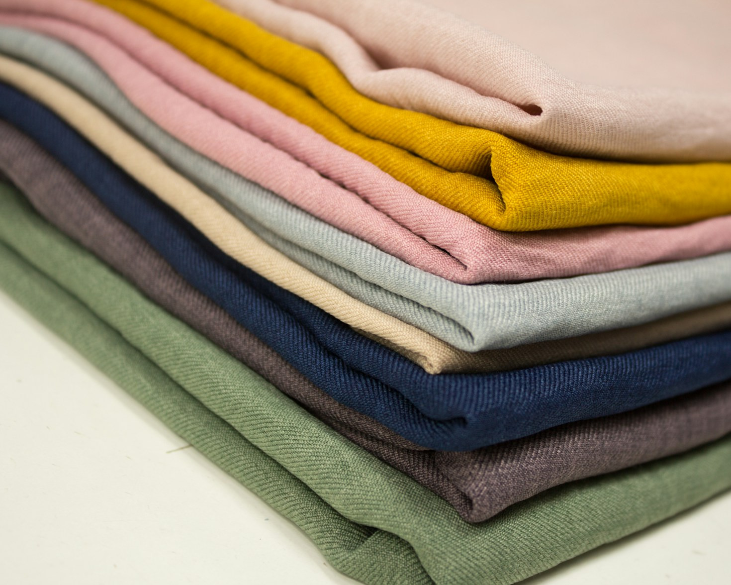 Como Escolher Tecidos Ideais para Cortinas e Persianas